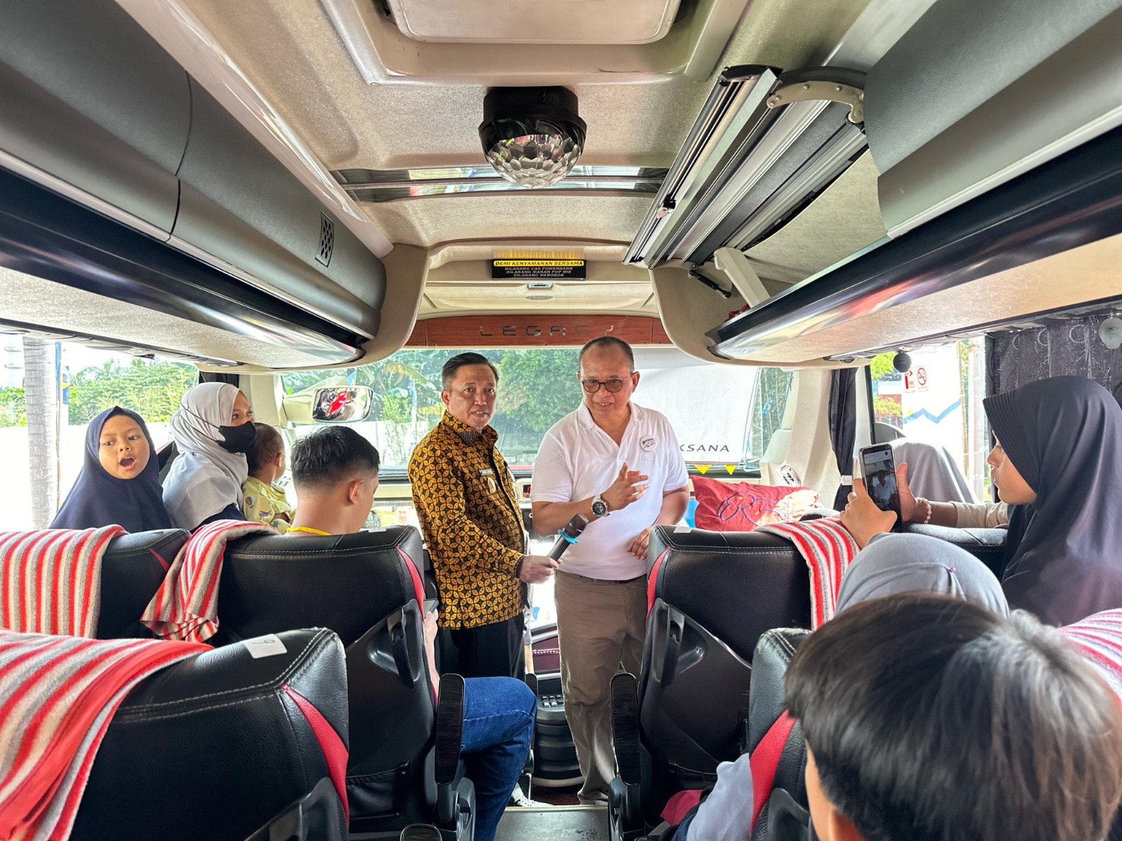 355 Pemudik Asal Lampung Kembali ke Perantauan Melalui Program Balik Kerja Bareng BPKH