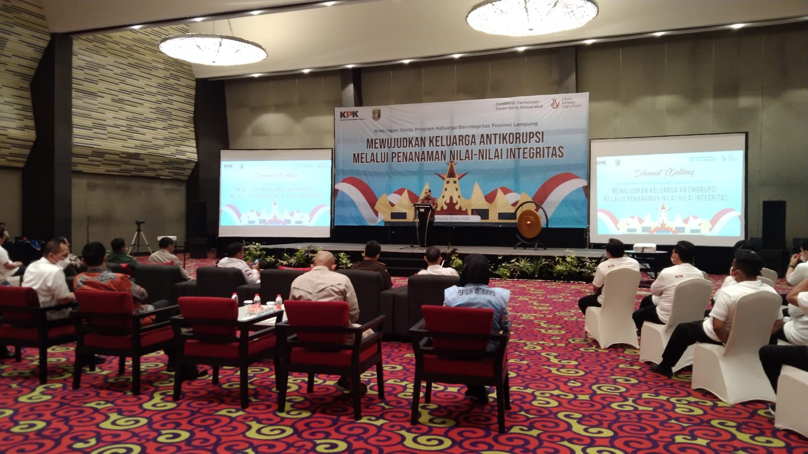 Puluhan Pejabat Eselon II Bersama Pasangan Ikuti Bimtek Antikorupsi