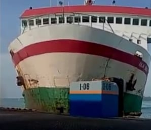 Kapal Ferry Tabrak Dermaga Pelabuhan Bakauheni