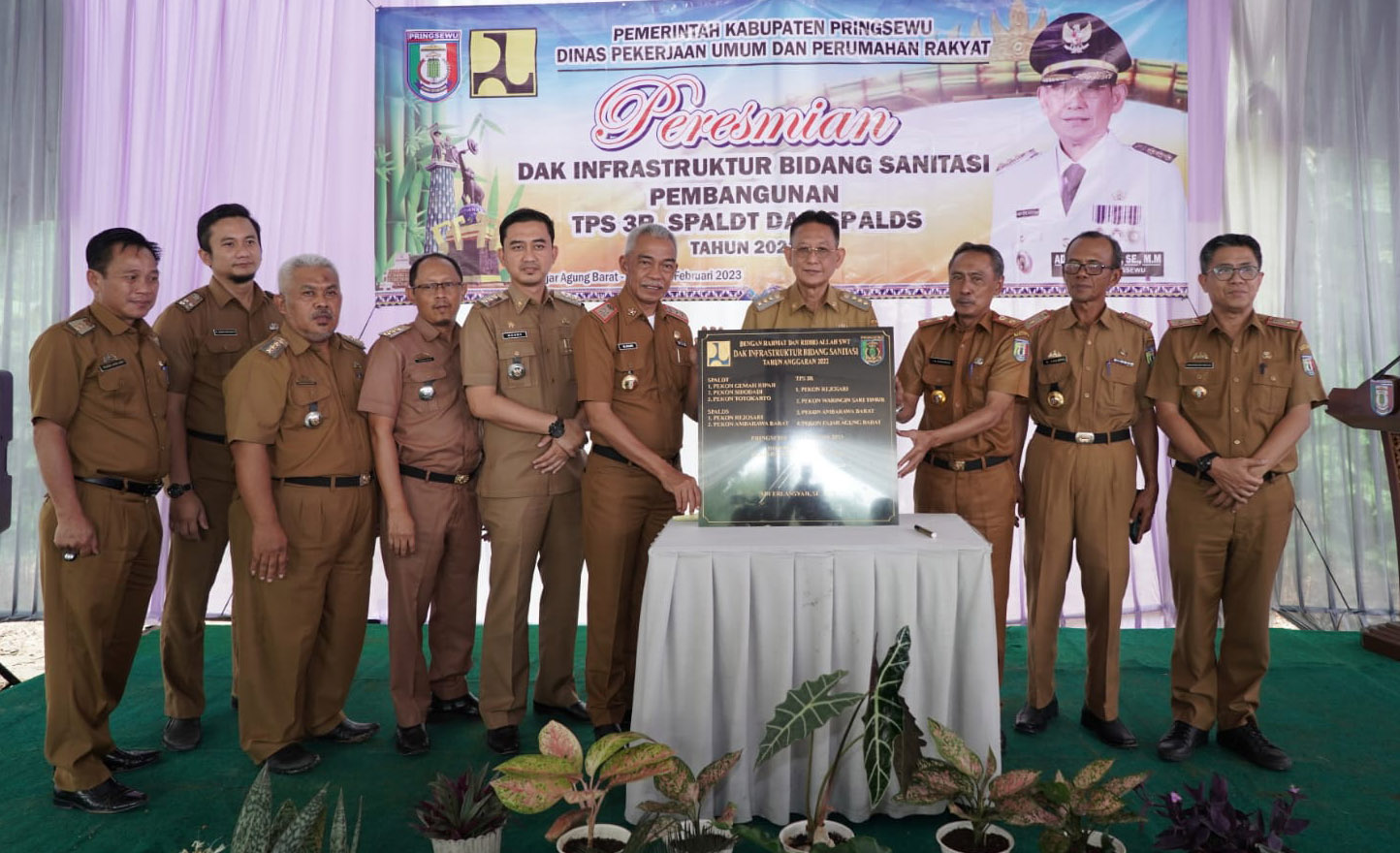 Pj. Bupati Pringsewu Resmikan Infrastruktur DAK Bidang Sanitasi 2022 dan Diserahkan ke KPP