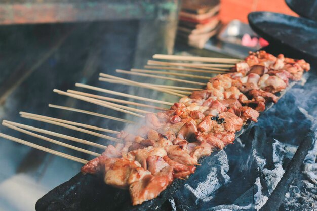Rekomendasi Tempat Makan Legendaris yang Ada di Jawa Tengah, Ada Sate Buntel Hingga Tengkleng
