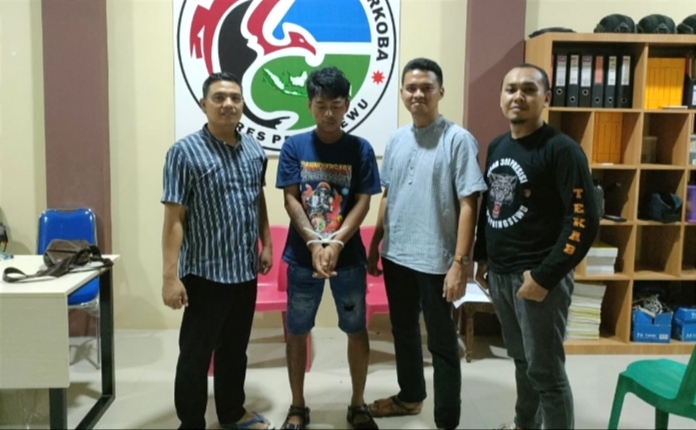 Panik Melihat Polisi, Pemilik Warung Ayam Geprek di Pringsewu Kedapatan Simpan Ratusan Butir Hexymer