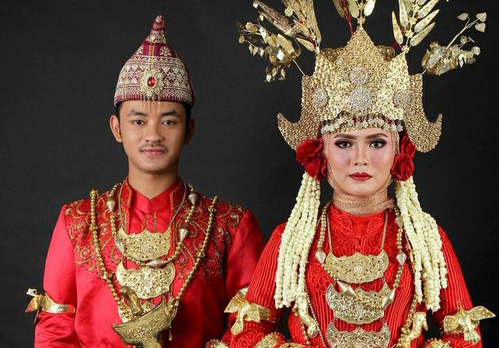 Ciri Khas Masyarakat Suku Lampung Saibatin