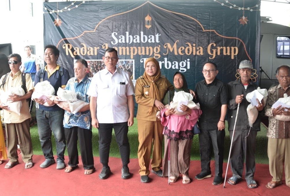 Radar Lampung Media Group Kembali Berbagi kepada Disabilitas Netra