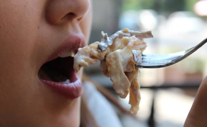 Hindari Kebiasaan Ini Setelah Makan!