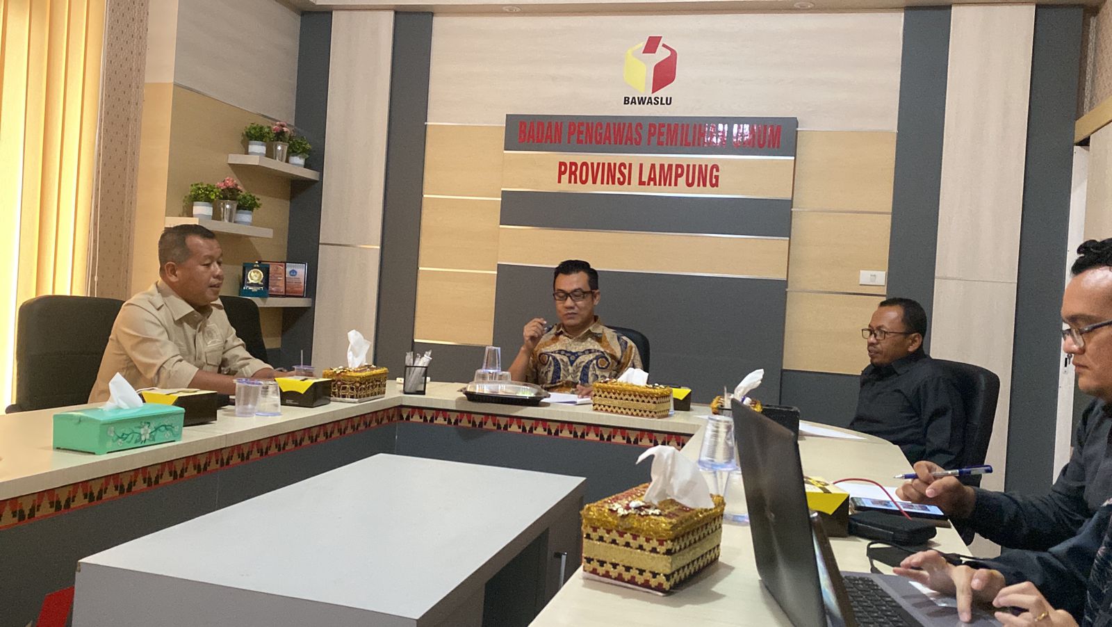 Terkait Hadiah Mobil Jalan Sehat, Ketua Golkar Kota Bandar Lampung Penuhi Panggilan Bawaslu