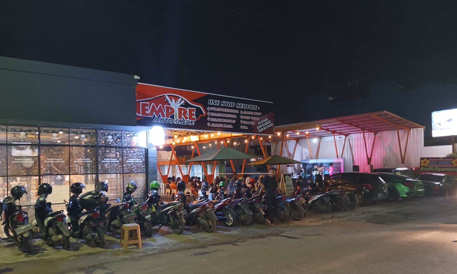 Empire Cafe And Resto Tawarkan Banyak Menu Spesial dengan Harga Angkringan
