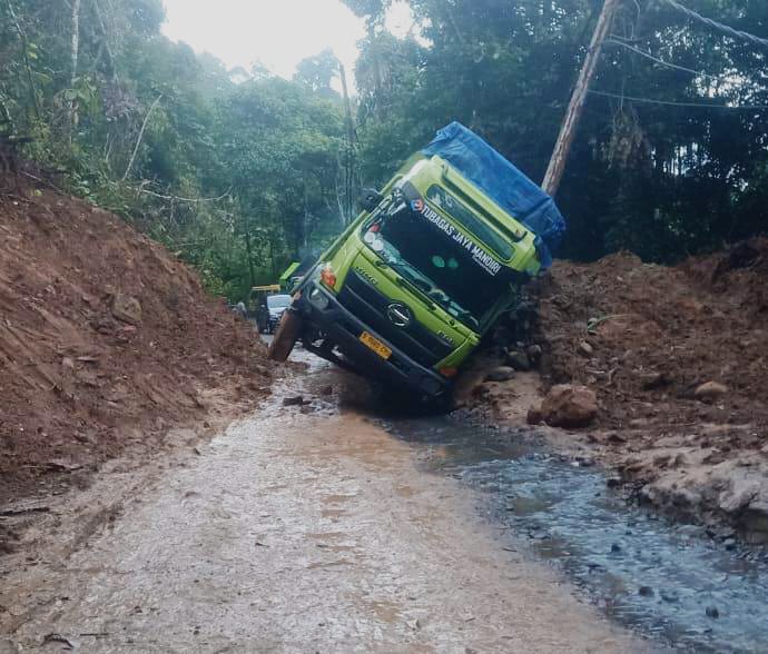 Arus Lalu Lintas Jalur Liwa-Krui Ditutup, Ini Penyebabnya