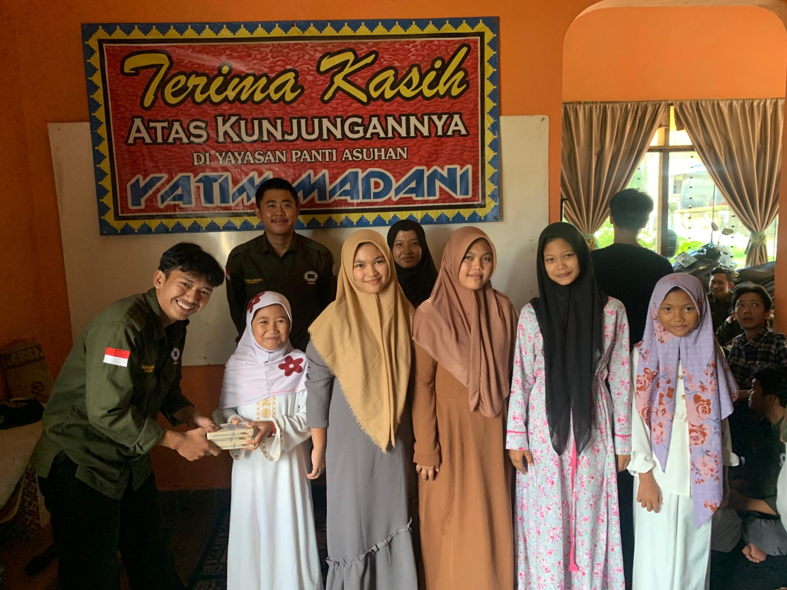 Sayangi Anak Yatim, HIMATE Teknokrat Gelar Baksos di Panti Asuhan
