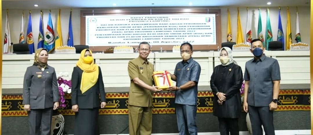 Ketua DPRD Lampung Pimpin Paripurna Penyampaian Draf KUA-PPAS APBD Perubahan 2022 dan KUA-PPAS APBD 2023