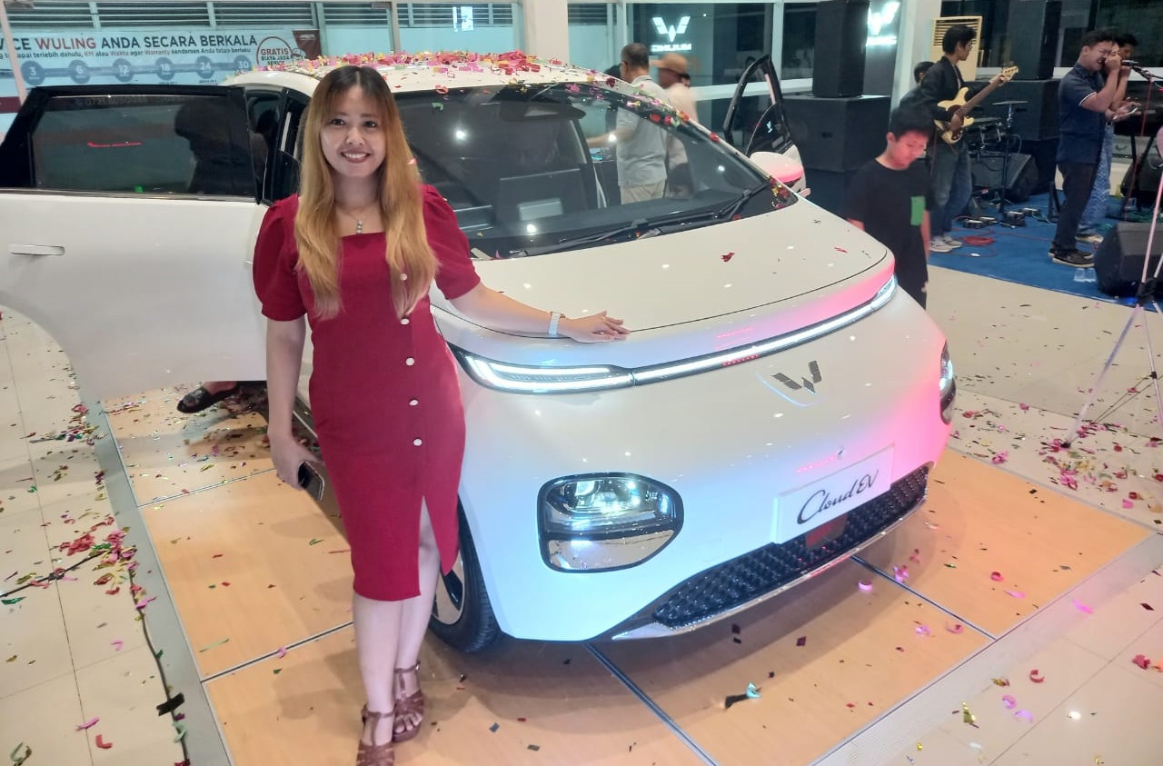 Wuling Cloud EV Resmi Meluncur di Lampung dengan Beragam Fitur Canggih, Segini Harganya!