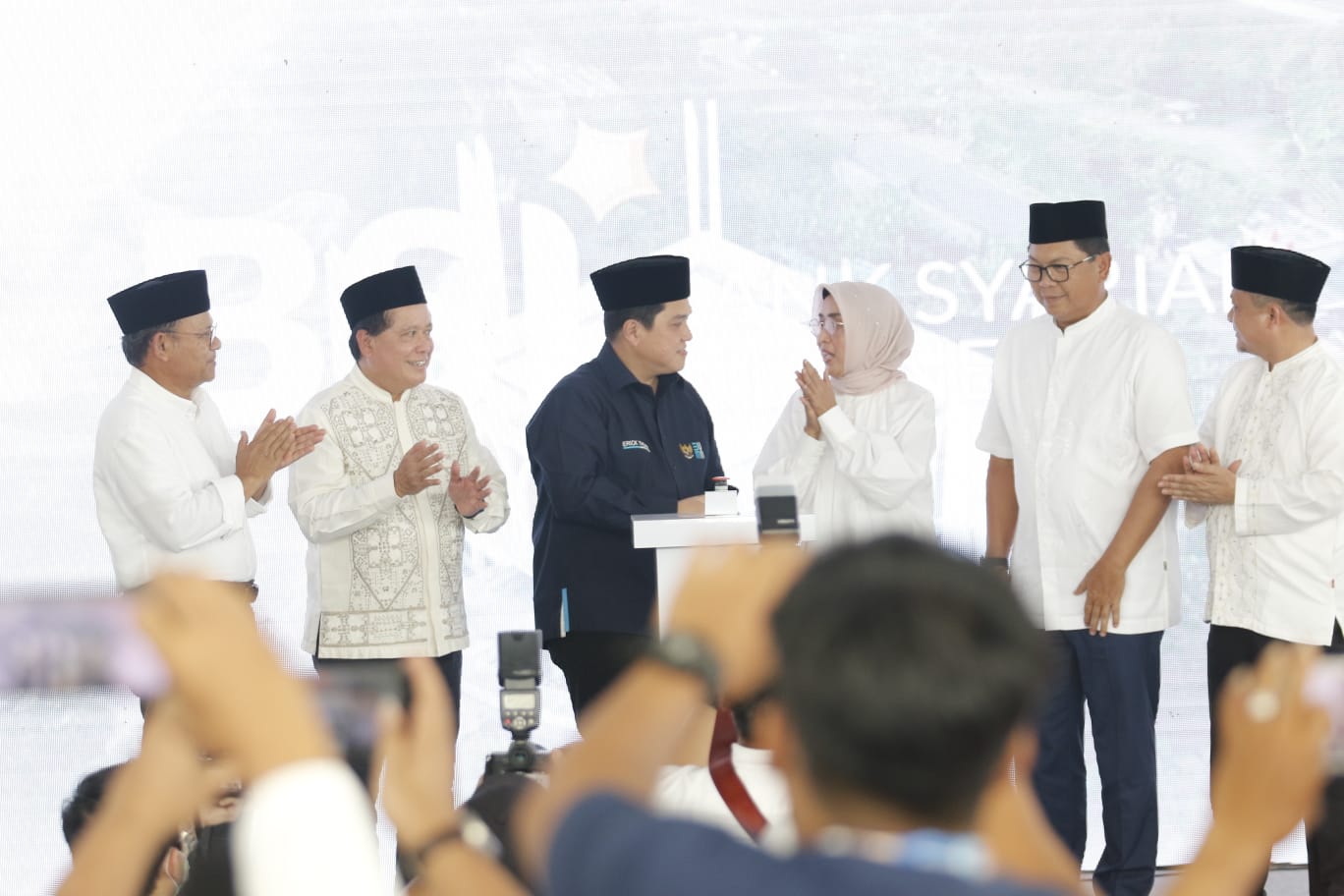 Menteri Erick Tohir Resmikan Masjid BSI di BHC