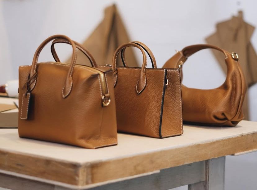 Deretan Tas Wanita Merek Lokal Dari Kulit Asli yang Bikin Tampilan Makin Elegan