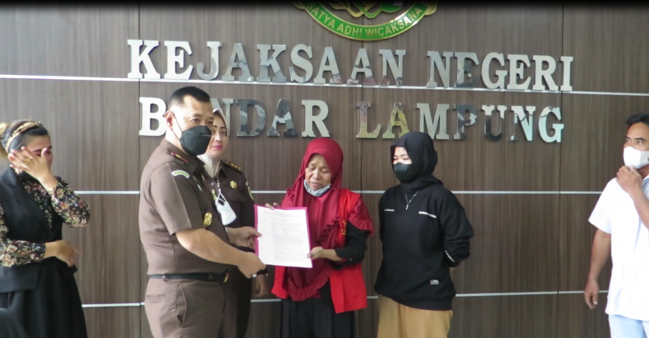 Kejari Hentikan Kasus Emak-Emak Penadah Emas Curian, Kajari Beberkan Alasannya