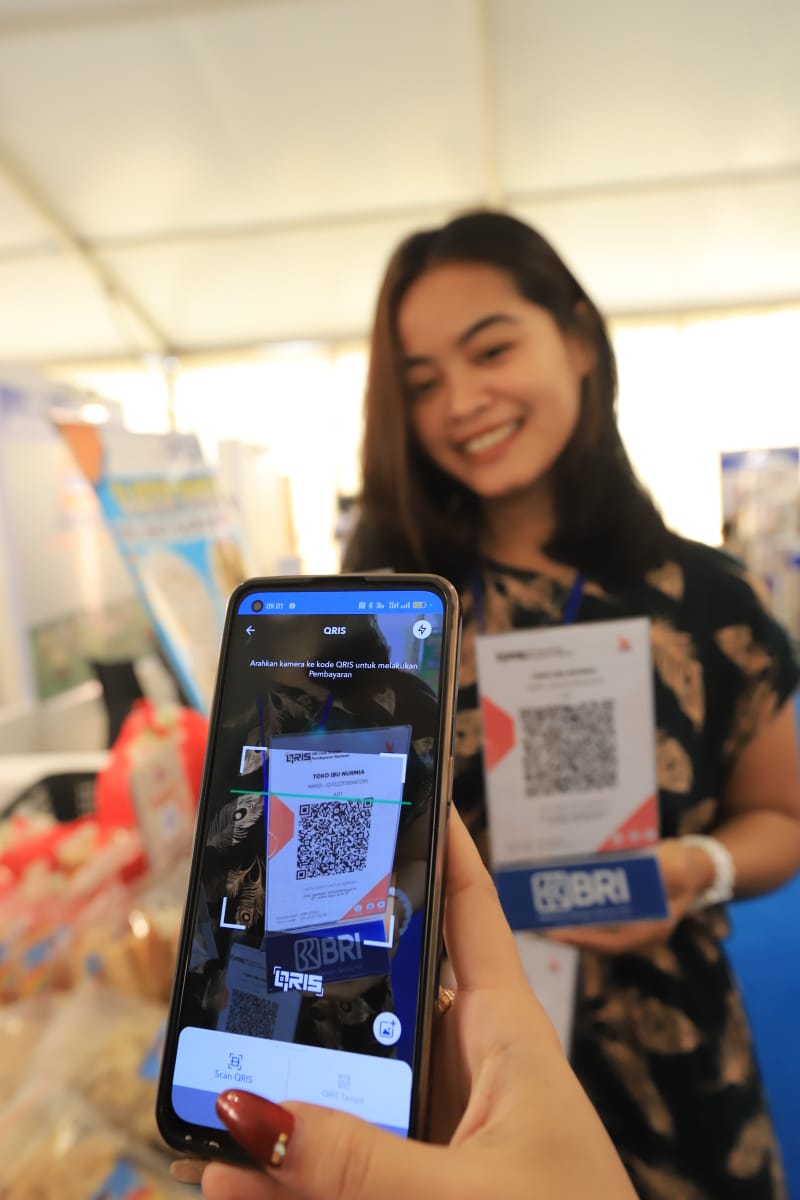 Belanja Praktis Pakai QRIS Toko Baby Shop Ini Tumbuh Bersama QR Code BRI