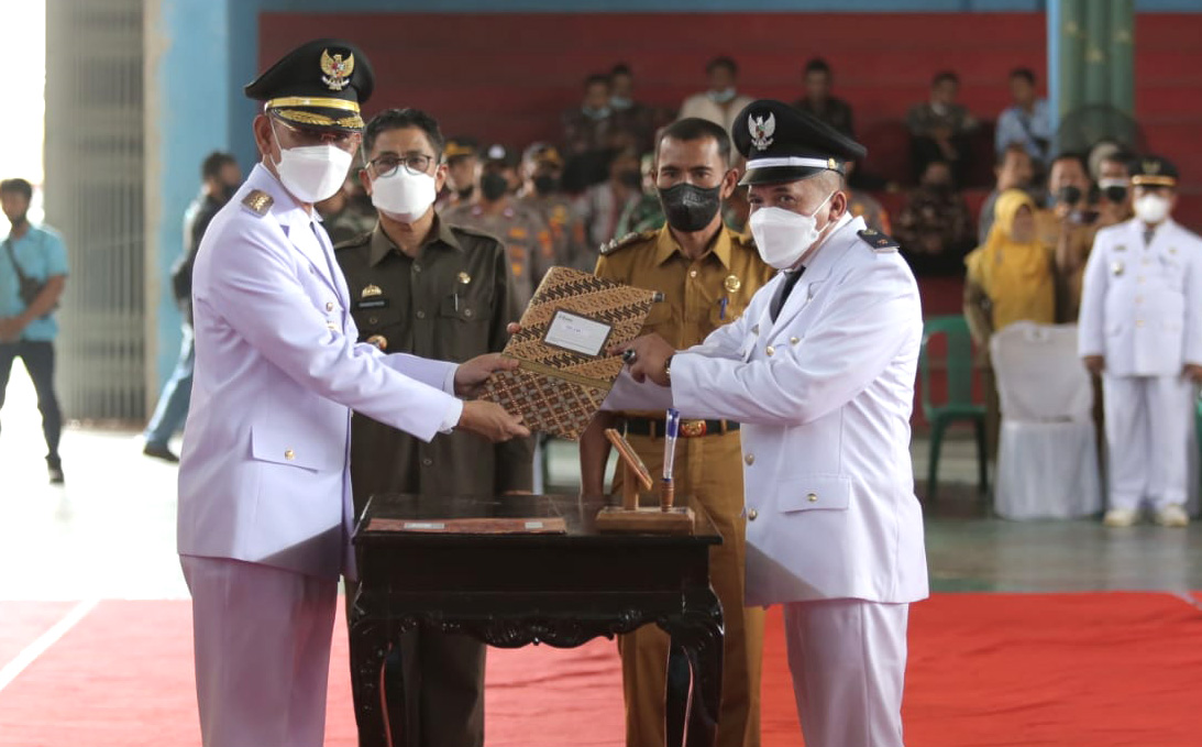 Pj. Bupati Pringsewu Lantik 19 Kapekon Hasil Pemilihan Kepala Pekon E-Voting