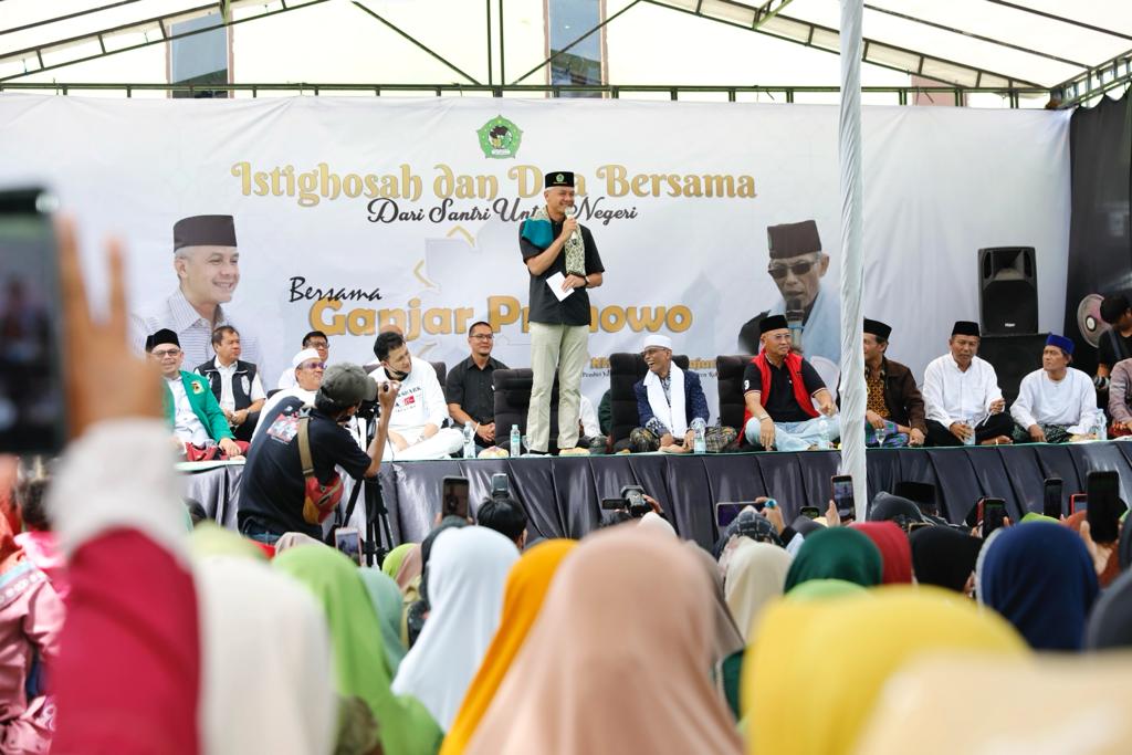 Ganjar Pranowo Didoakan Ulama dan Ribuan Warga Lampung Agar Menang Satu Putaran