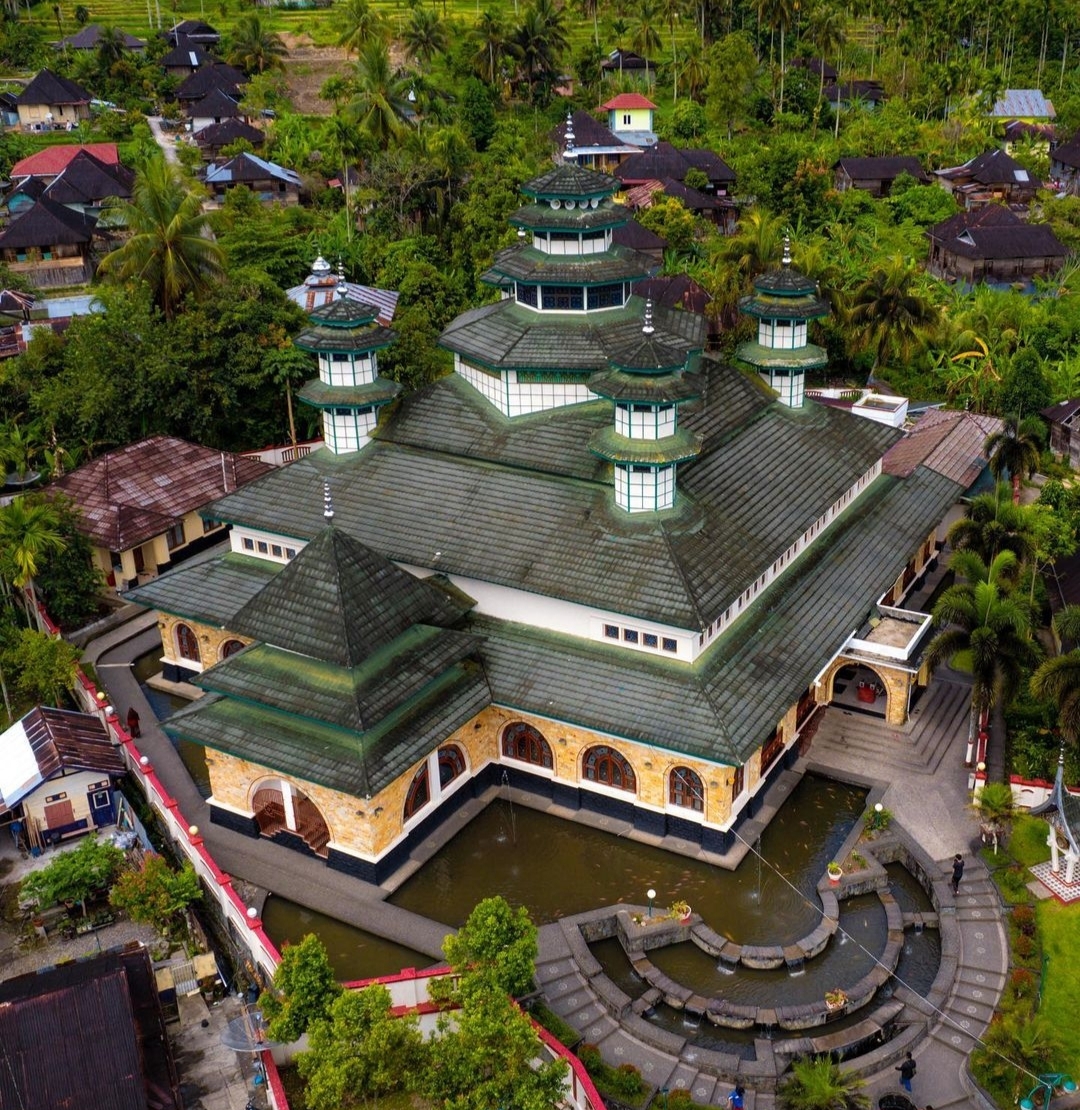 6 Wisata Religi Masjid dengan Panorama Indah, Nomor 3 Berada di Lampung
