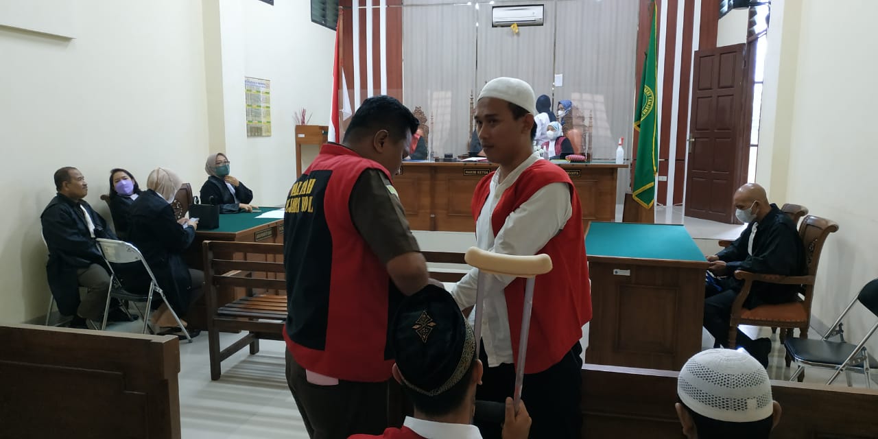 Kasus Ganja 75 Kg Dituntut Mati Oleh Jaksa, Tangis Keluarga Pecah di Ruang Sidang