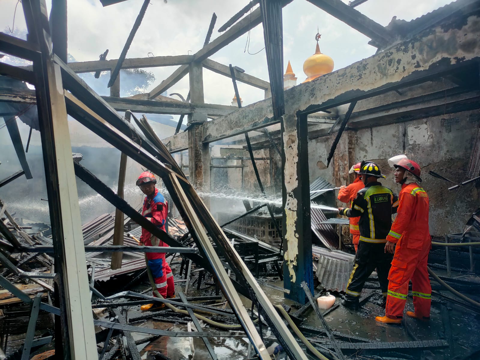 Diduga Akibat Korsleting Listrik, Ruko Dua Pintu di Jalan Purnawirawan Terbakar
