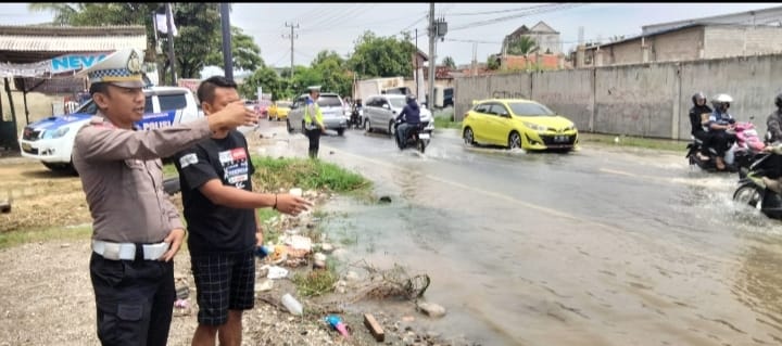 Kini Telah Surut, Akibat Genangan Polres Pringsewu Sempat Turunkan Tim Satgas
