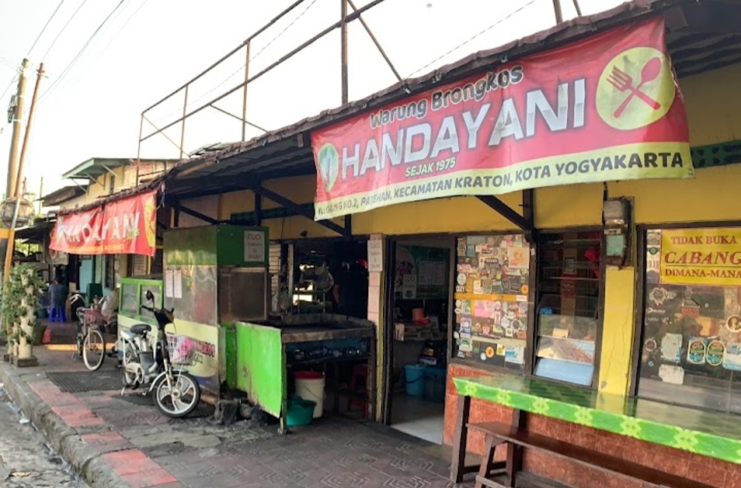 Warung Brongkos Handayani Kuliner Legendaris di Yogyakarta sejak Tahun 1975, Rasanya Legit