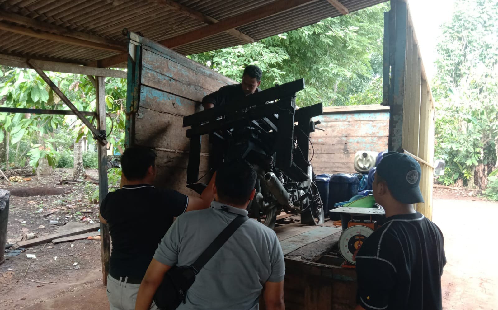Ungkap Penyelewengan BBM Bersubsidi. Ini yang Diamankan Polres Lampung Timur