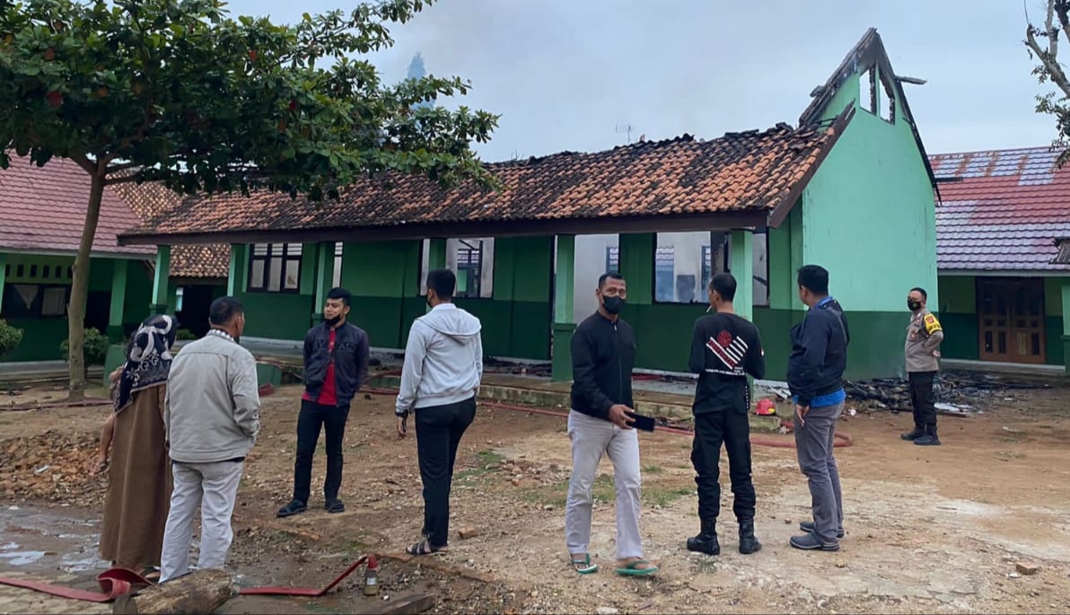 Ini Penyebab Kebakaran di SMPN Satu Atap Pagelaran Utara