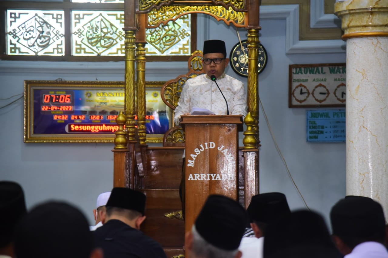 Pj Bupati Mesuji Salat Idul Fitri di Masjid Jami' Arriyadh Desa Brabasan, Ini Pesannya