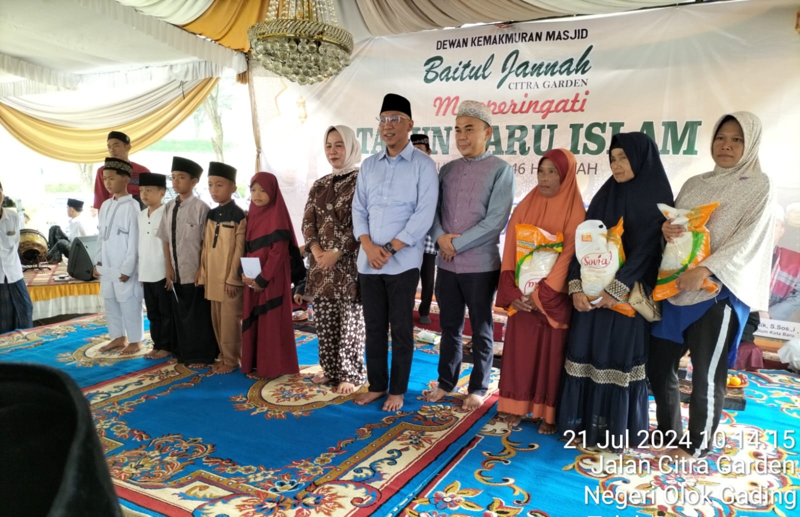 Peringati Tahun Baru 1446 Hijriah, DKM Baitul Jannah Citra Garden Santuni Anak Yatim dan Kaum Dhuafa