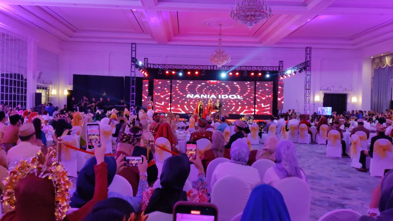Malam Nusantara Sukses Digelar, Gubernur Duet Dengan Nania Idol
