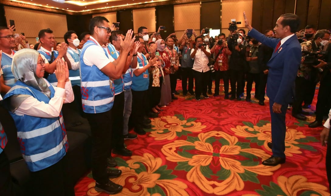 Presiden Jokowi Angkat Jempol untuk PLN
