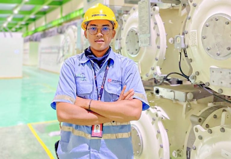 Bangga Jadi Alumni UTI, Imas Setyawan Lulusan Teknokrat kini Sukses Bekerja di BUMN