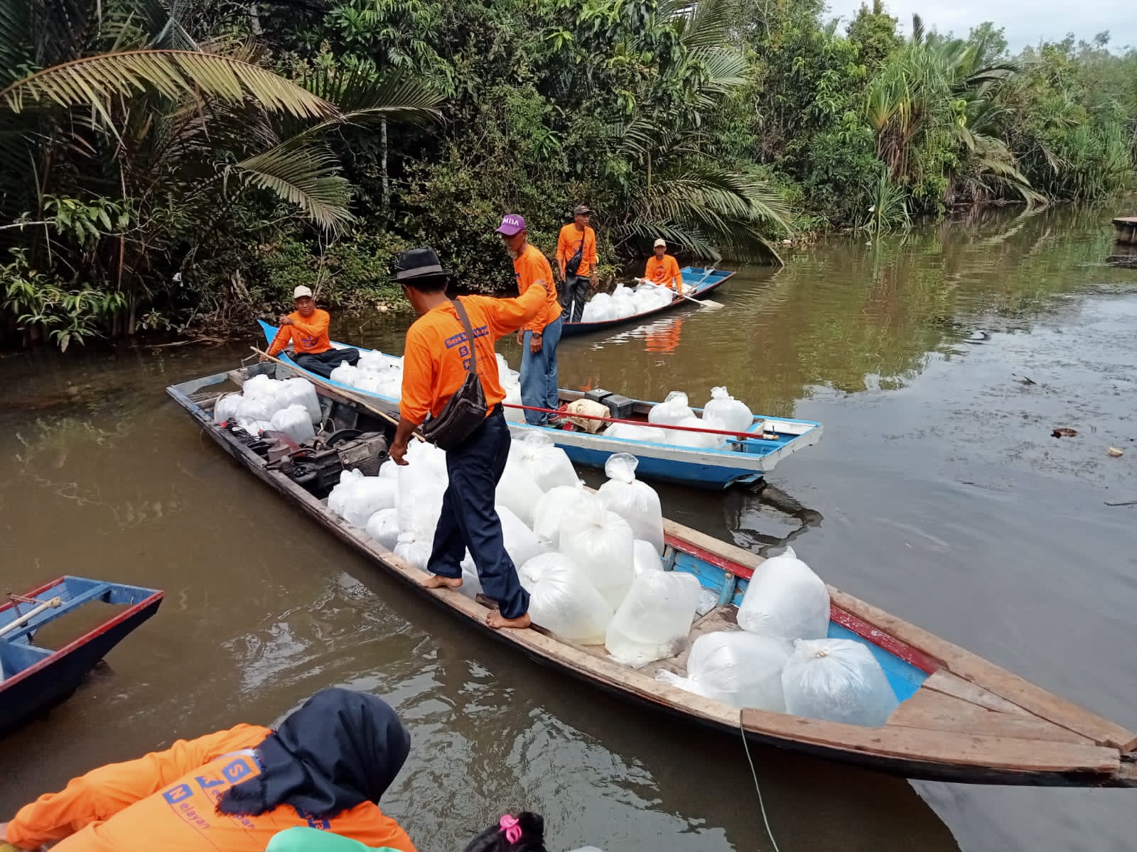 Belasan Ribu Benih Ikan Air Tawar Ditebar di Sungai Kabong dan Sungai Buaya Mesuji