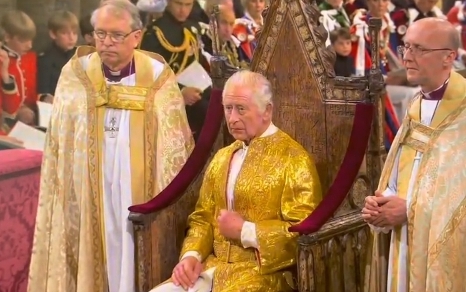 Kain Tapis Lampung Mendunia, Curi Perhatian di Acara Penobatan Raja Charles III