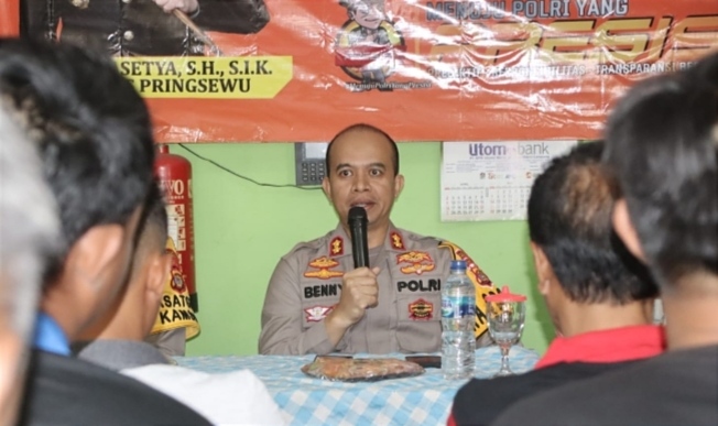 Jumat Curhat, Kapolres Pringsewu Sebar Nomor HP
