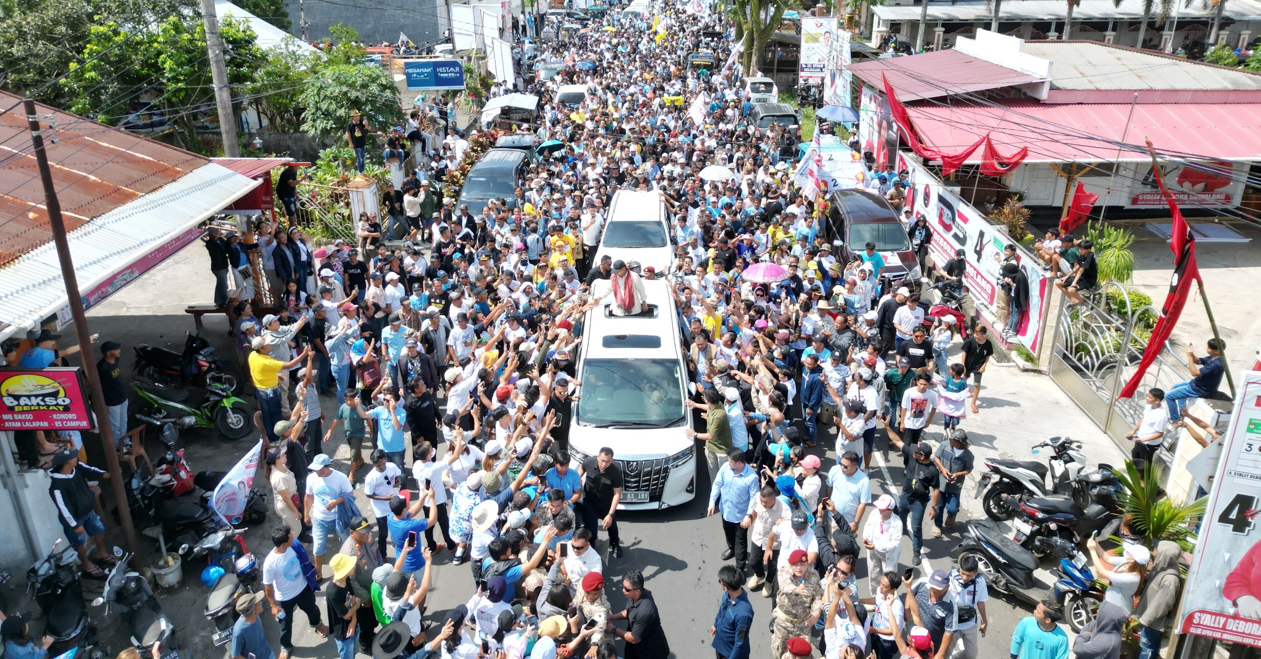 Pasca Debat Terakhir, Prabowo Subianto Pulang Kampung ke Sulawesi Utara Puluhan Ribu Orang Menyambut