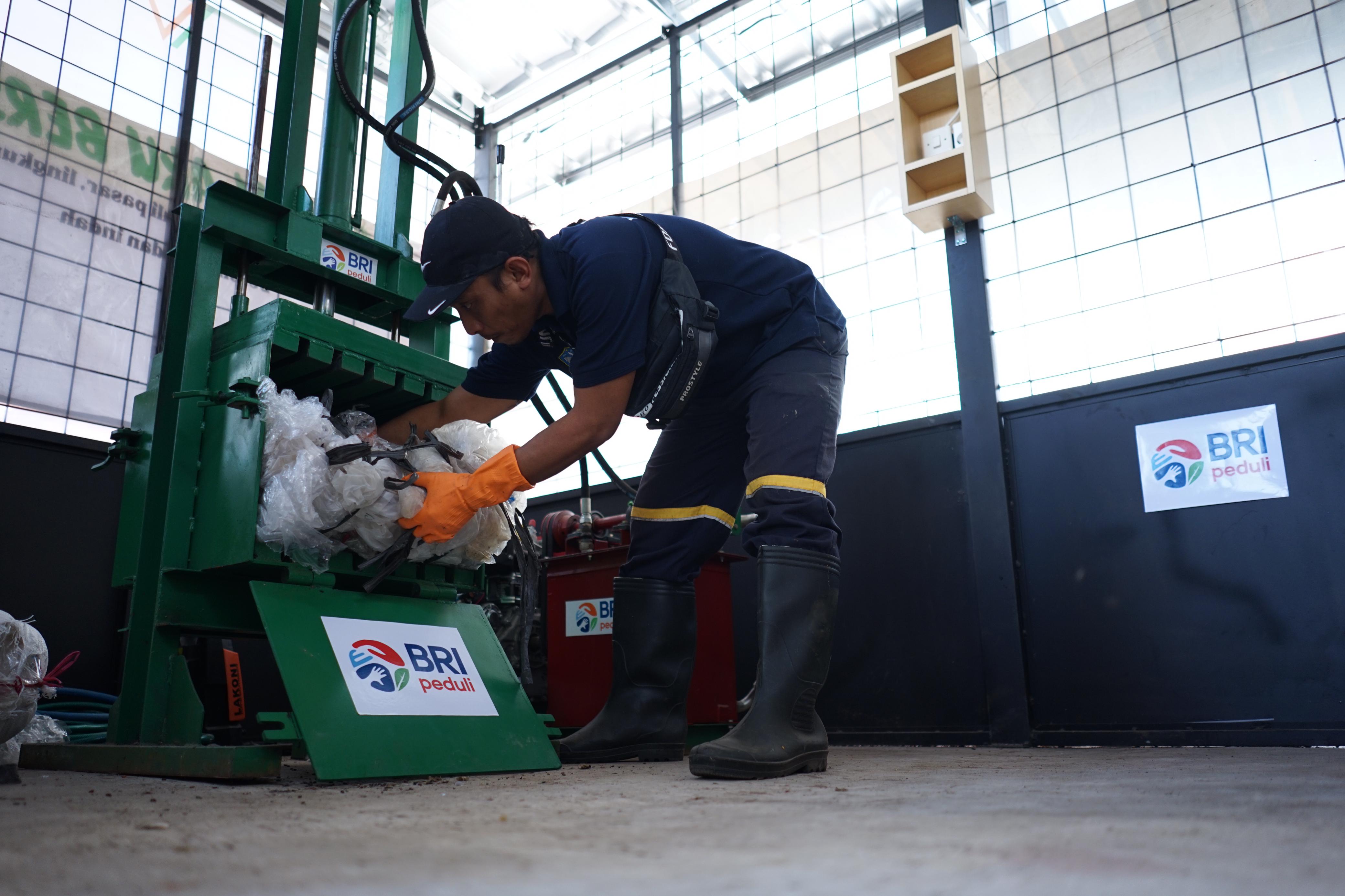 BRI Peduli Bantu Kurangi Limbah Pasar Banjar Jawa Barat 1.500 Kg Per Bulan
