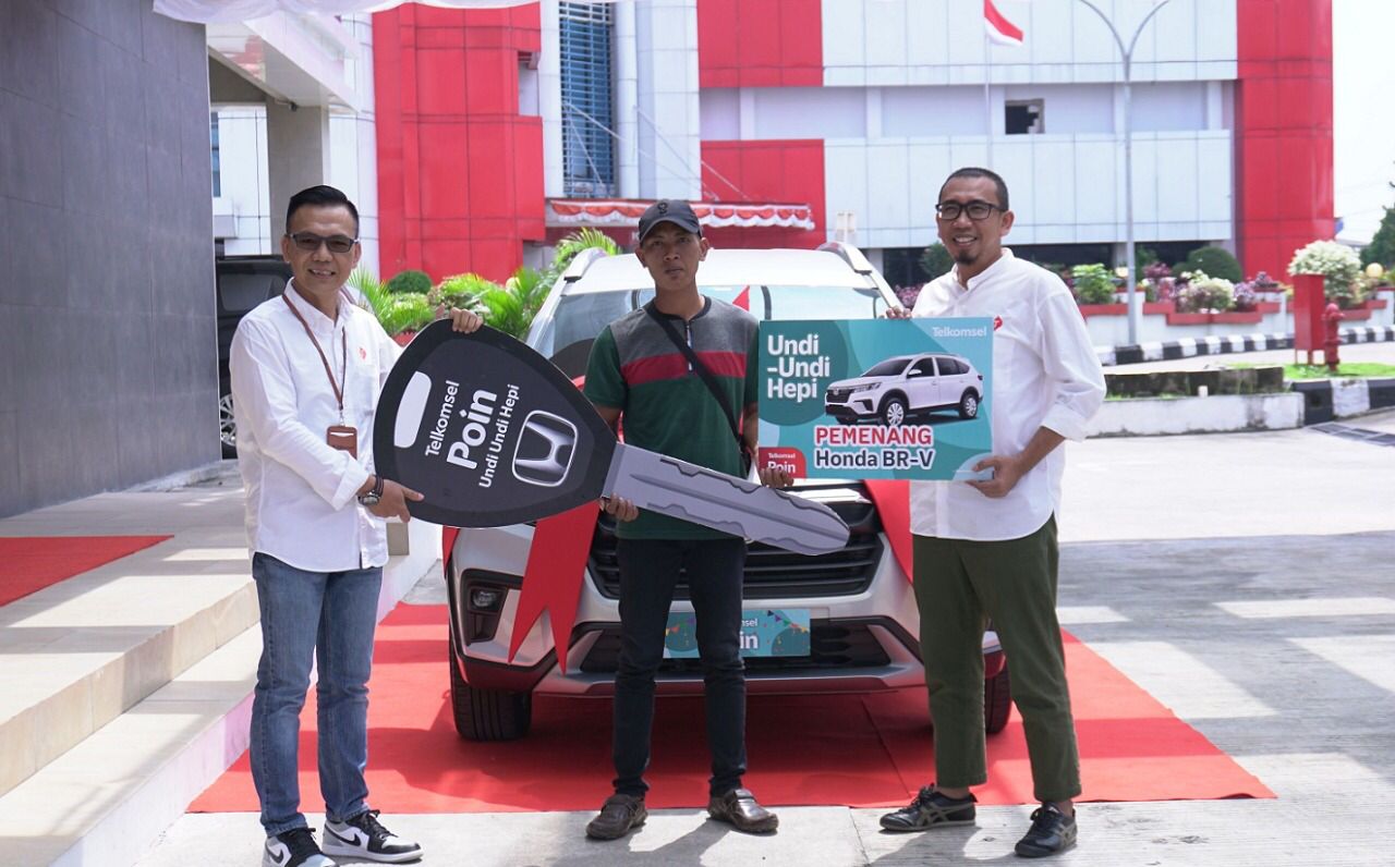 Edi Susanto, Pelanggan Telkomsel Beruntung Terima Honda BR-V
