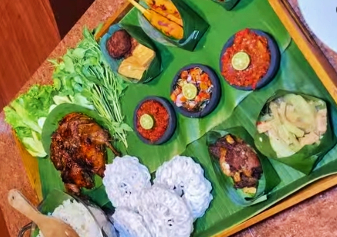 Menu Baru, Enak dan Worth It, Senampan Nusantara, Paket Kuliner Keluarga di Bumbu Ireng Yu San Lampung