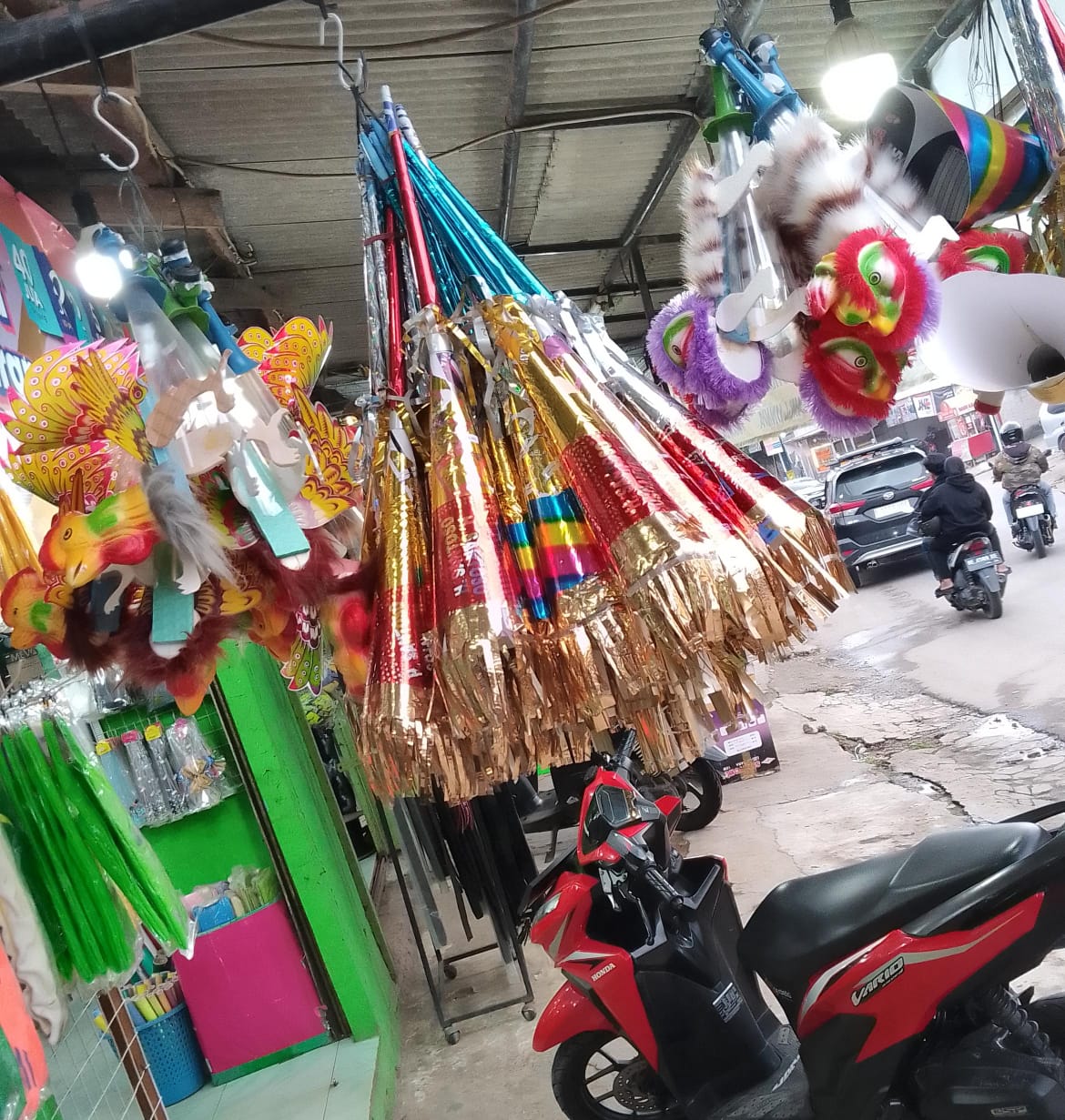 Tak Seperti Tahun Sebelumnya, Pedagang Terompet Kini Berkurang