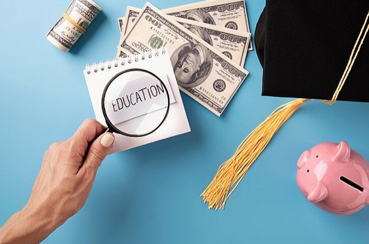 Mahasiswa Wajib Tahu! Ternyata Ini 7 Faktor Penting yang Mempengaruhi Penentuan UKT