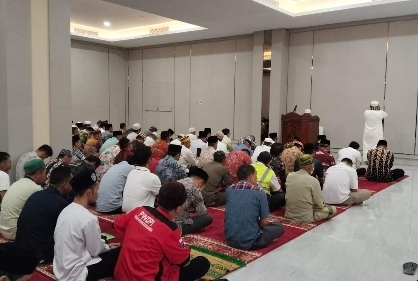 Perdana, Masjid Raya Al-Bakrie Mulai Digunakan Untuk Sholat Jumat