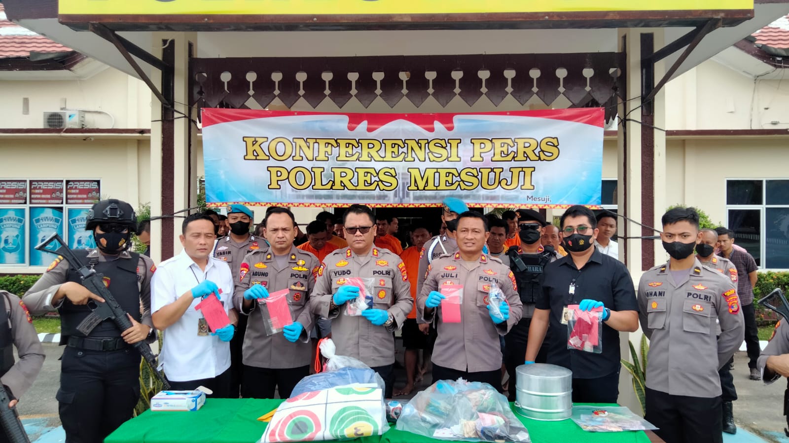 Polres Mesuji Sikat Judi dan Narkoba