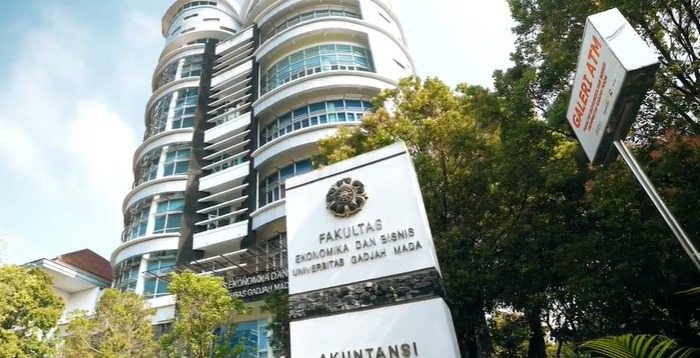 Update 10 Perguruan Tinggi dengan Jurusan Ekonomi Politik Terbaik di Indonesia Versi EduRank