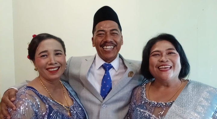Pelantikan DPRD Lampung Timur, Anggota Dewan Ini Bawa 2 Istri