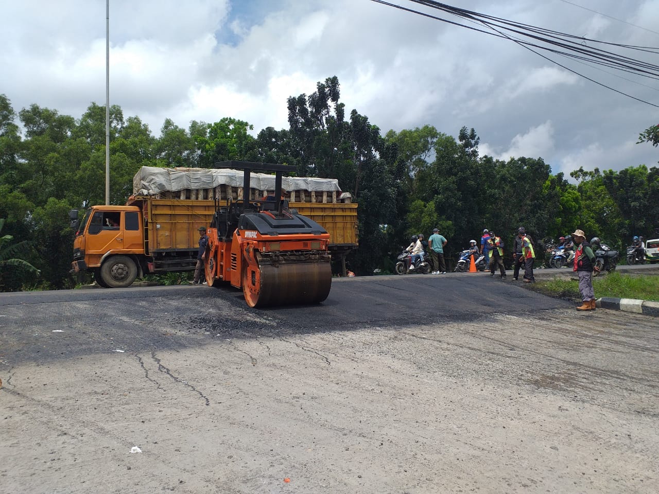 Jalan yang Dilalui Iriana Joko Widodo Diperhalus