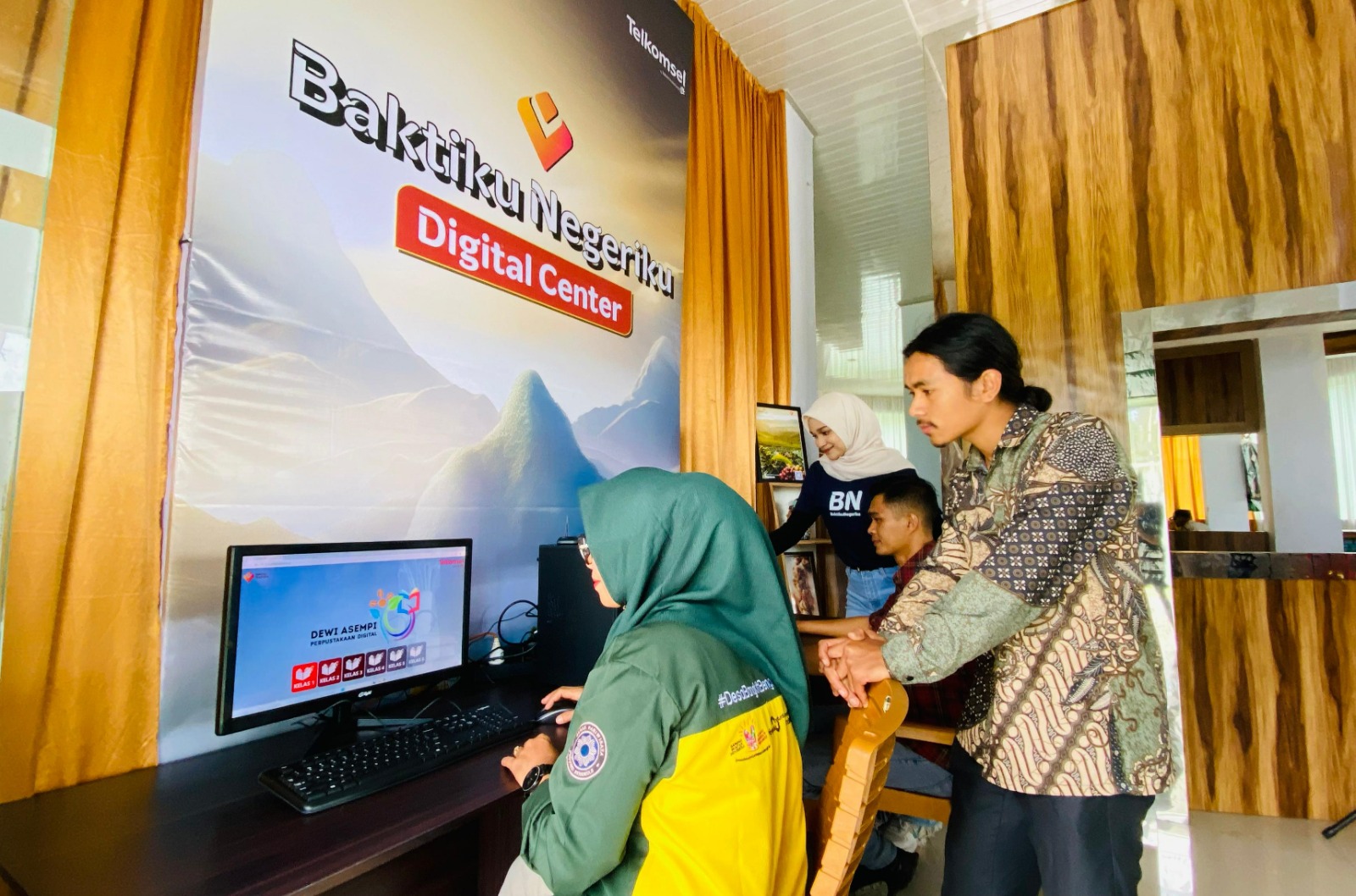 Telkomsel Luncurkan Program CSR Baktiku Negeriku