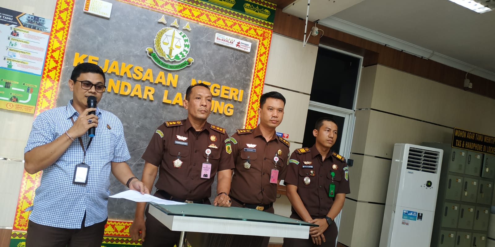 Kejati Lampung Sita Rumah Sahriwansah Mantan Kadis DLH Bandar Lampung dan Dua Rumah Tersangka Lain