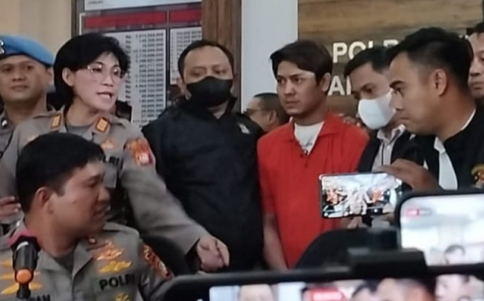 Rizky Billar Resmi Jadi Tersangka KDRT, Lesti Kejora Datangi Polres Jakarta Selatan